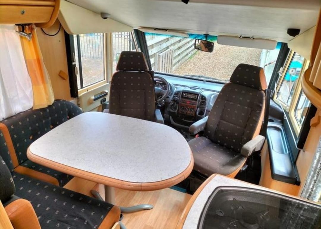 Autocaravana vista lateral